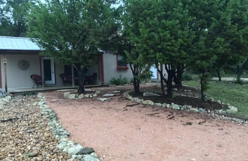 Comfort House | The Guesthouse at Hill Country Pottery