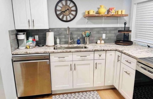 Fort Myers River District Apartment | The Guesthouse