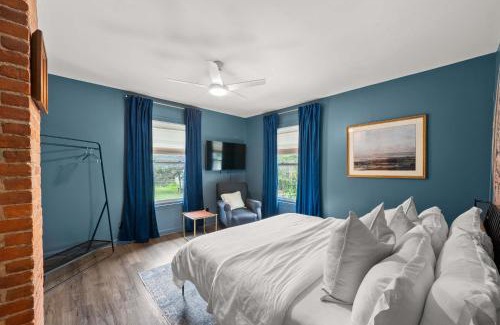 Olde Towne East House | The Gustavus House - For 4