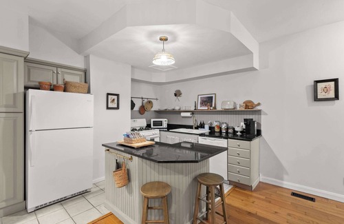 Olde Towne East House | The Gustavus House – For 4!