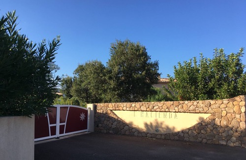 Lecci Villa | The hacienda villa swimming pool 28° spas bowling alley tennis private domain