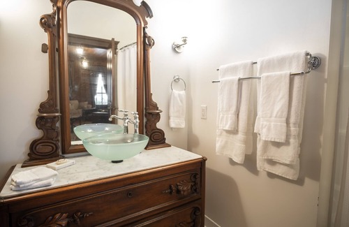 Marietta Hotel | The Hackett Hotel