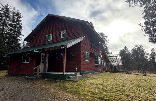 Gustavus House | The Halibut House