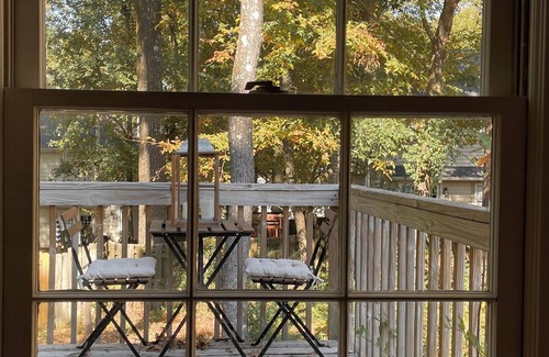 Alabaster House | The Hallmark House on Cambridge Lane, 30 mins from Birmingham, 4 mins from I-65