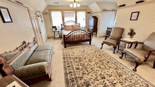 Dubuque Bed & Breakfast | The Hancock House Bed & Breakfast Inn