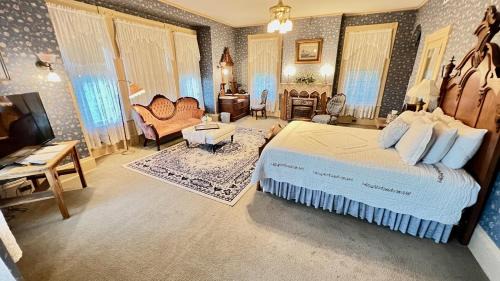 Dubuque Bed & Breakfast | The Hancock House Bed & Breakfast Inn