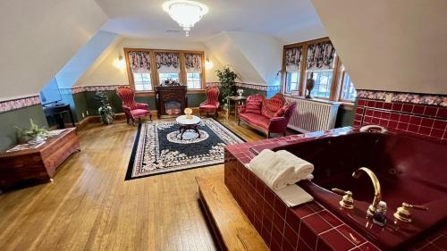 Dubuque Bed & Breakfast | The Hancock House Bed & Breakfast Inn