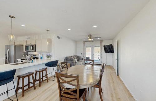 Groves Lincoln Park House | The Happy Hacienda
