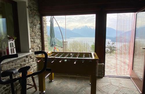 Calozzo Villa | The Happy Rooster - Villa with Big Garden