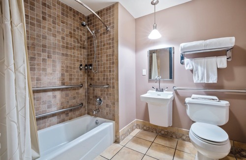 Greenport Hotel | The Harbor Front Inn
