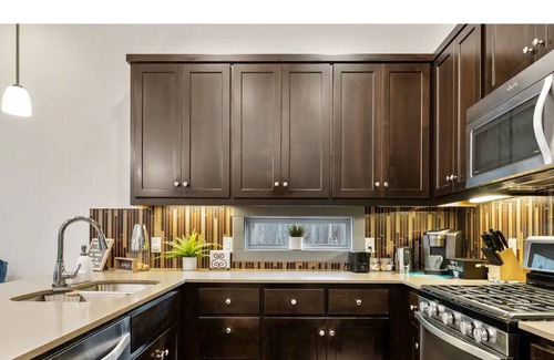 Holly Apartment | The Haskell East Austin’s Luxury Downtown Oasisn