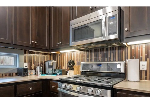 Holly Apartment | The Haskell East Austin’s Luxury Downtown Oasisn