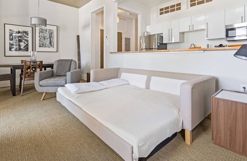 Lake Placid House | The Haus on Mirror Lake Suite 3
