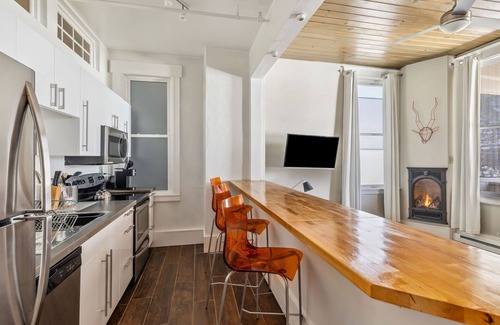 Lake Placid House | The Haus on Mirror Lake Suite 3