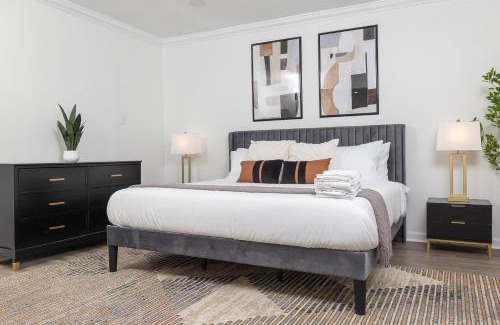 North San Antonio - SAT House | The Haven at Castle Hills 5 Bedroom Retreat San Antonio