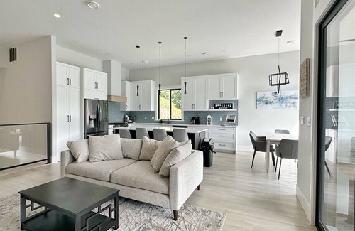 Youbou Condo | The Haven - Spacious Lakeview Getaway with Hot Tub, Sauna & Beach Access