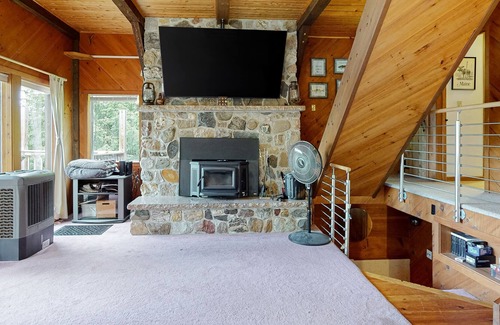 Hartland Cabin | The Hawk's Eye | Lakefront cabin with dock, kayak, fireplace, balcony, grill