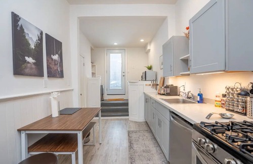 Hayes Valley House | The Hayes Valley Home by Restaurants Bars Shopping