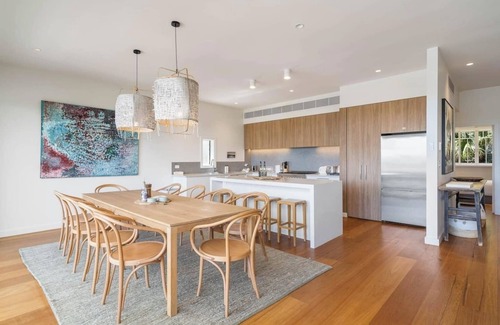 Queenscliff House | 'The Headland' - Premier Queenscliff Abode, Steps from Queenscliff Beach & Freshwater Beach.