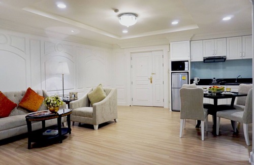Khlong Toei Nuea Condo | The Heart of Sukhumvit, 75sqm one Bedroom Suite
