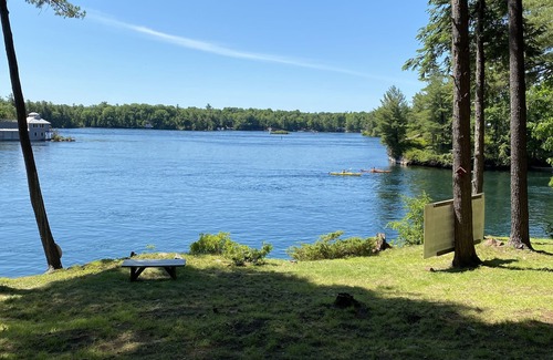 Lansdowne Cottage | The Heart Of The 1000 Islands!