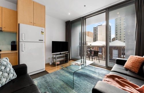 Adelaide Central Business District Apartment | The heart of the CBD - 2BR Modern Apt Wi-Fi