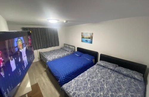 Harlington Cabin | THE HEATHROW LODGE LONDON Uk
