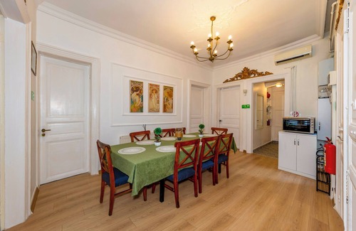 Taksim Apartment | The Heaven on Heritage Street 4-BD