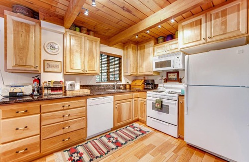 Arrowbear Lake House | The Heid Out
