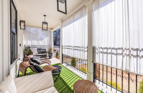 Atlanta House | The Heights Compound Near Mercedes Benz Stadium