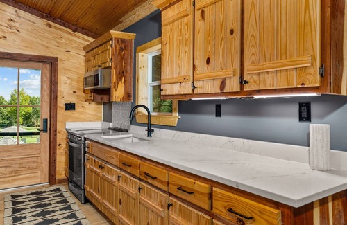 Laneville Cabin | The Hendo - Cabin #4