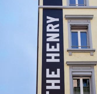 Gewerbeschule Apartment | The Henry Self Check-In Guesthouse