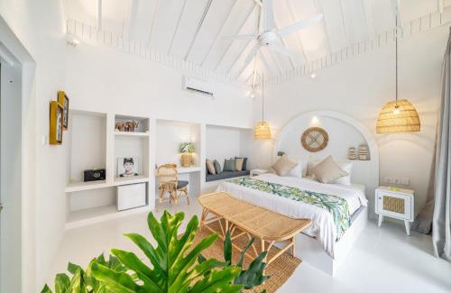 Dyanapura House | The Hepburn Stylish Single Room Guesthouse with Shared Pool 900m from Seminyak Beach