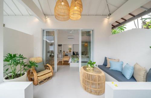 Dyanapura House | The Hepburn Stylish Single Room Guesthouse with Shared Pool 900m from Seminyak Beach