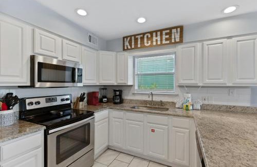 Gulf Shores Apartment | The Herron with Pool