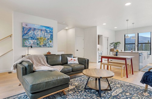 Bozeman House | The Hideaway at Bridger with direct access to Cross Cut