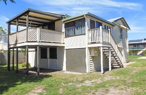 Traviston House | The Hideaway - Burrum Heads- Close To Boatramp- 3BR