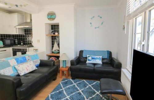 Dartmouth House | The Hideaway