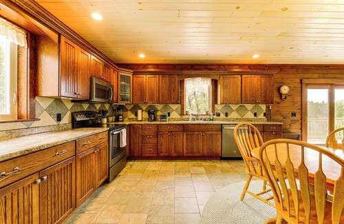 Jonesport Cottage | The Hideaway in Downeast Maine: Walk to Ocean