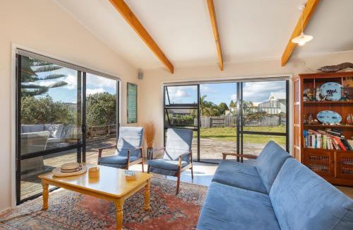 Omaha House | The Hideaway - Omaha Holiday Home