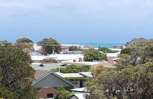 Waterhouse House | The Hideaway Robe SA Centrally located