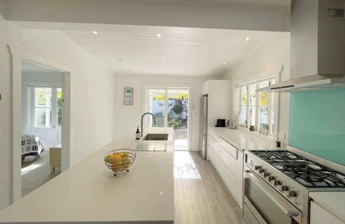Oneroa House | The Hideaway | Stay Waiheke