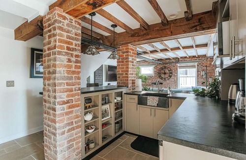 Staunton Apartment | The Hideaway Suite: Sauna & Lux Amenities