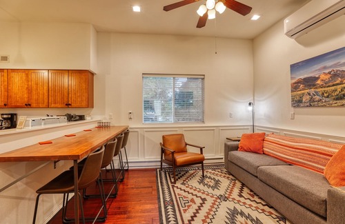 Sheridan House | The Hideaway
