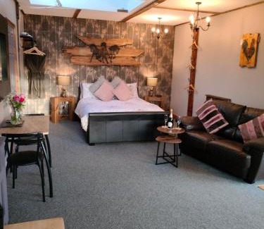 Chathill Apartment | The Hideaway with hot tub