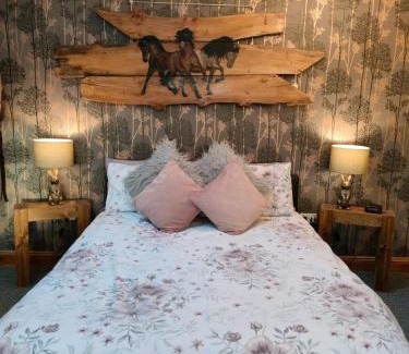 Chathill Apartment | The Hideaway with hot tub