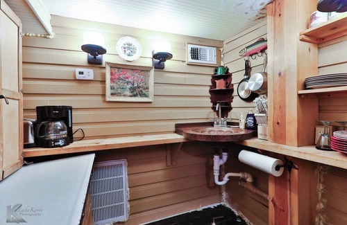 Sayles Blvd. Area House | The Hideout - A Sayles Ranch Guesthouse