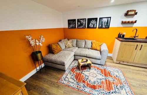 Hythe House | The Hideout - private luxury cabin near the sea with garden area, sea views and parking