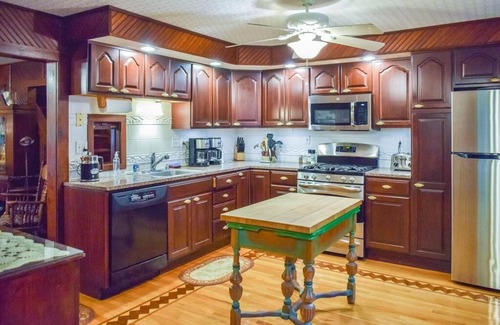 Inlet House | The Highland Lodge - 4th Lake Historic, Waterfront Home