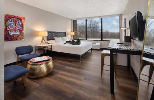 Iowa City Hotel | The Highlander Hotel, Ascend Hotel Collection